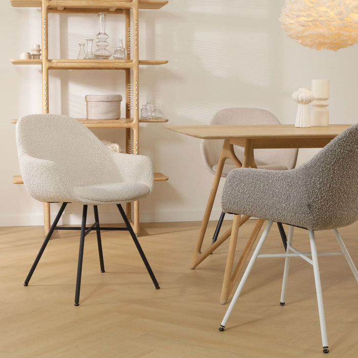Nolon Noa-Mae Eetkamerstoel Bouclé Beige - Armleuning - Witte Poten