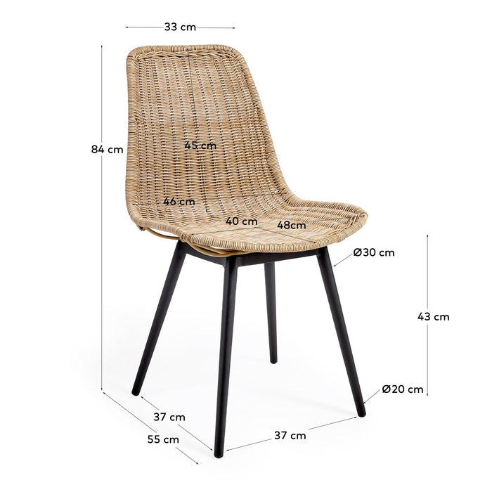 Kave Home - Equal tuinstoel van kunststof rotan met zwarte aluminium