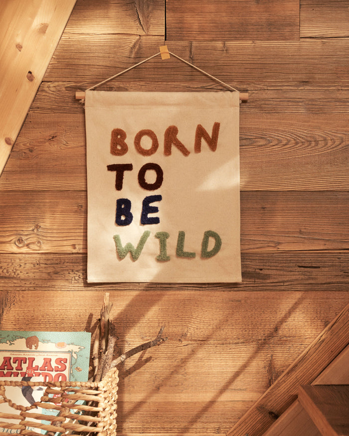 Kave Home - Wit katoenen Zelda-wandkleed met veelkleurige geborduurde