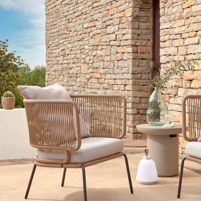 Kave Home - Nadin fauteuil in beige koord met gegalvaniseerde stalen