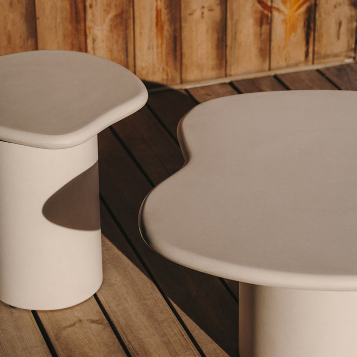 Kave Home - Bijzettafel Macarella van wit cement 48 x 47 cm