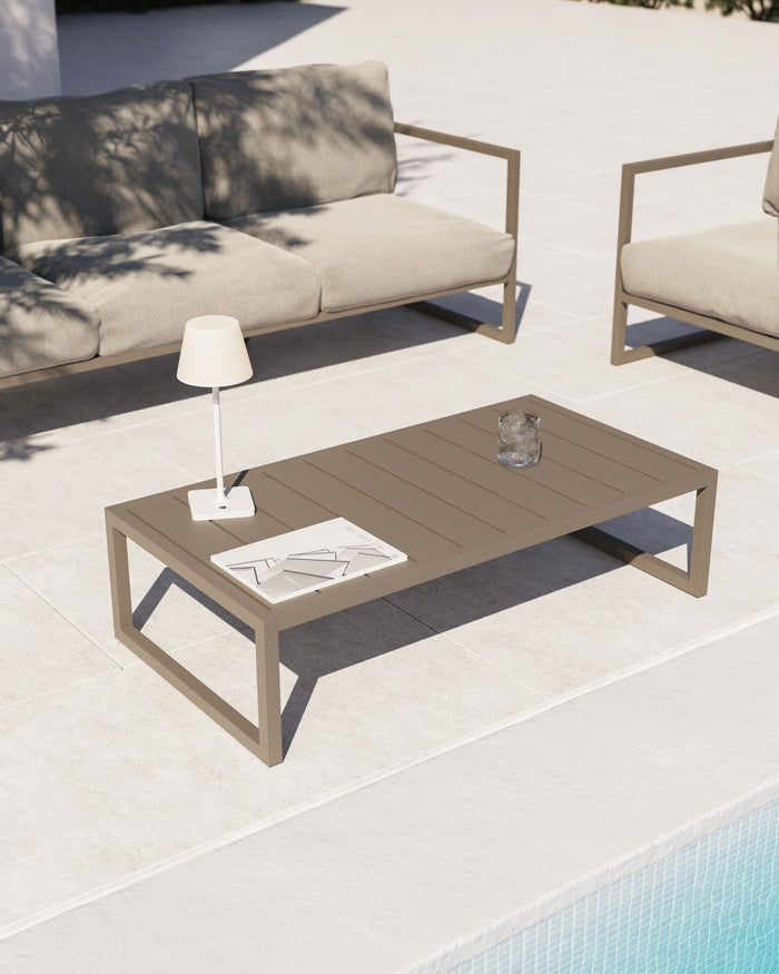 Kave Home - Comova salontafel voor buiten in groen aluminium 60 x 114