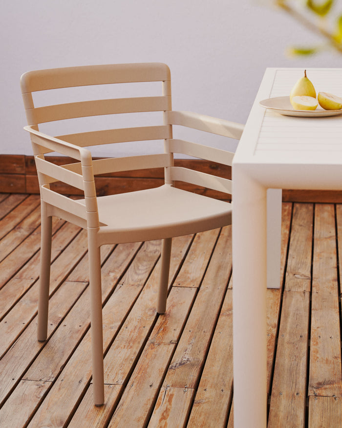 Kave Home - Nariet tuinstoel van beige kunststof