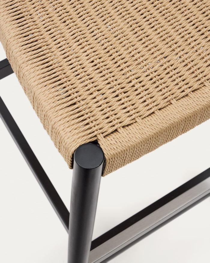 Kave Home - Kruk Nina van massief acaciahout zwarte afwerking en beige