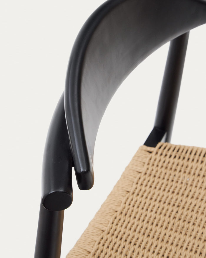Kave Home - Kruk Nina van massief acaciahout zwarte afwerking en beige