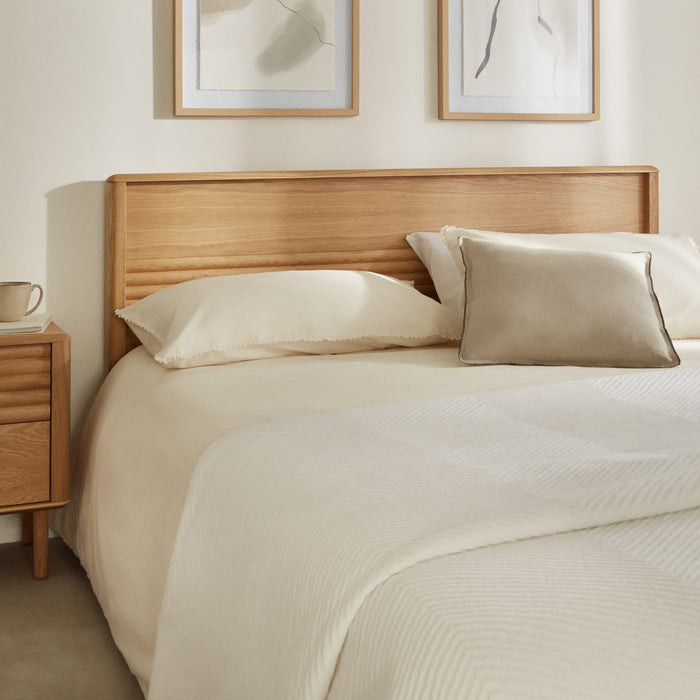 Kave Home - Lenon bed in hout en eikenfineer voor matras 160 x 200 cm