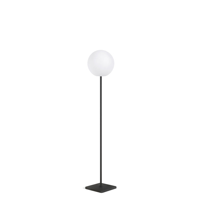 Kave Home - Dinesh solar staande lamp voor buiten van zwart staal 120