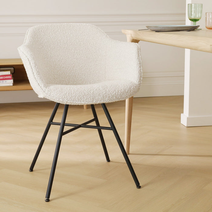 Nolon Noa-Mare Eetkamerstoel Bouclé Beige - Armleuning - Zwarte Poten