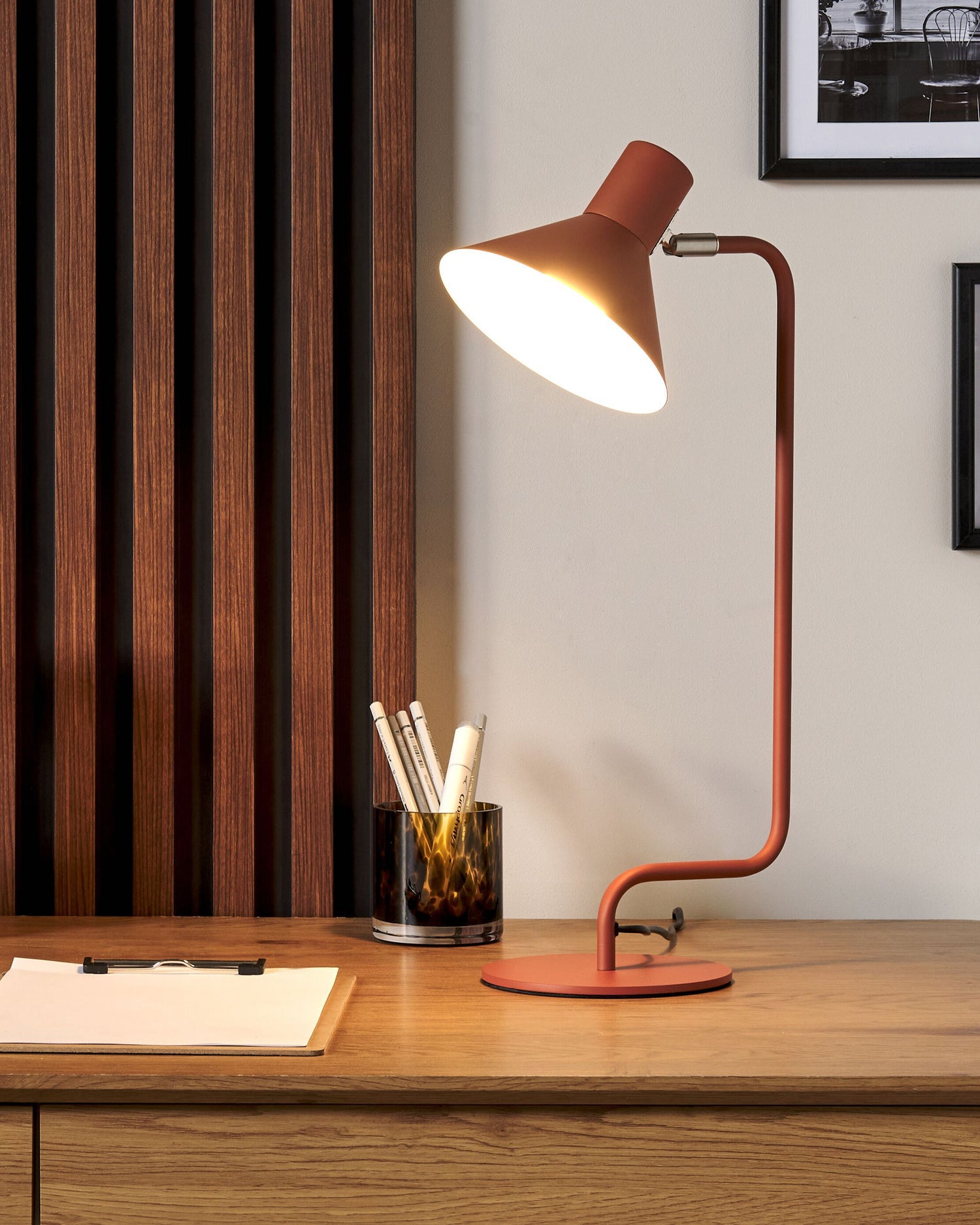 Beliani - RIMAVA - Tafellamp - Oranje - IJzer