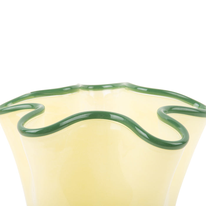 present time - Vase Ruffles Medium