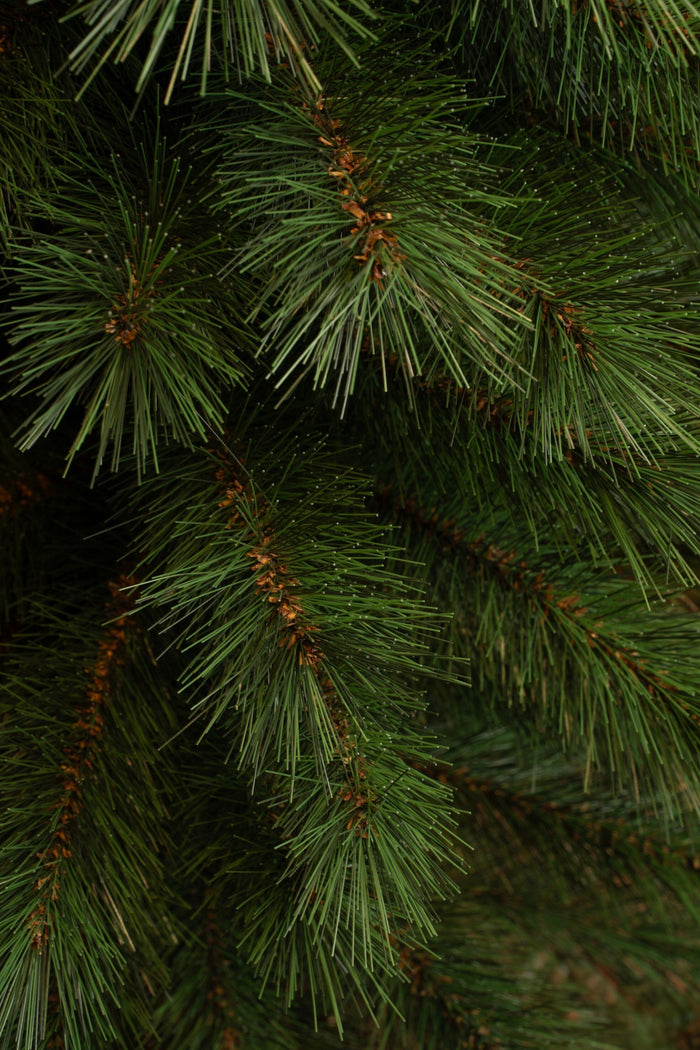 Black Box Trees Sotka Smalle Kunstkerstboom - H260 x Ø69 cm - Groen