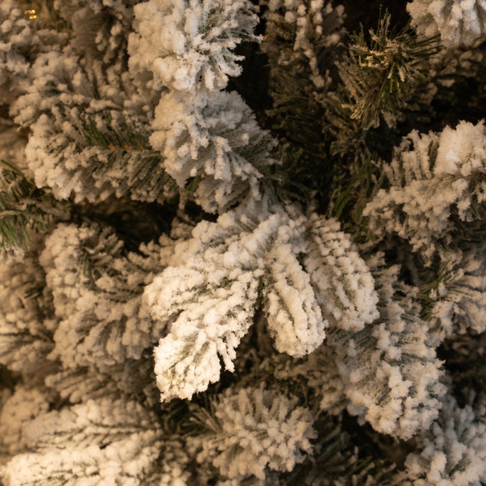Black Box Trees Harma Kunstkerstboom - H215 x Ø66 cm - Groen Frosted