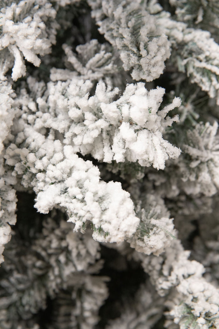 Black Box Trees Snowdon Kunstkerstboom - H215 x Ø127 cm