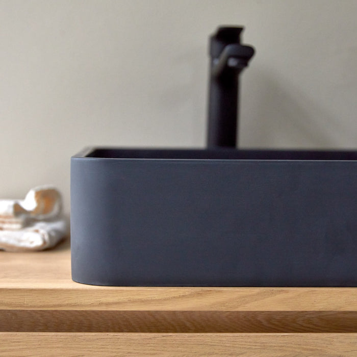 Tikamoon - Thaïs - Vierkante wastafel in zwart terrazzo