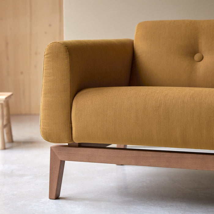 Tikamoon - Bjorn - Tweezitsbank van massief eiken en mosterdgele stof