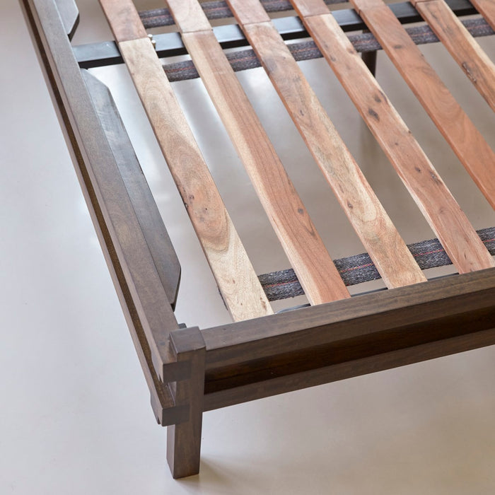 Tikamoon - Arko - Bed van massief mangohout bed 160 x 200 cm
