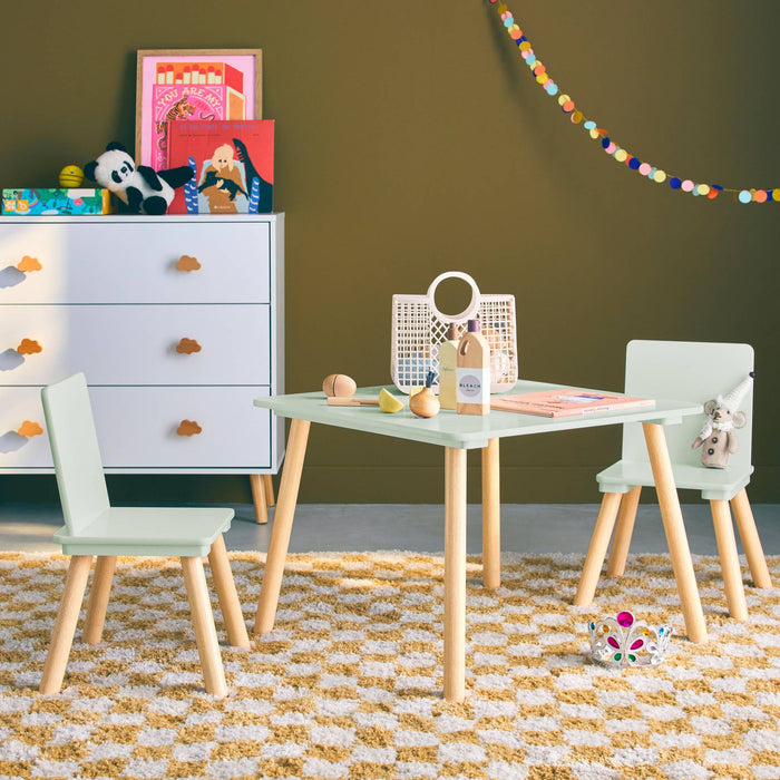 sweeek - Vierkante kindertafel grenenhout 2 stoelen