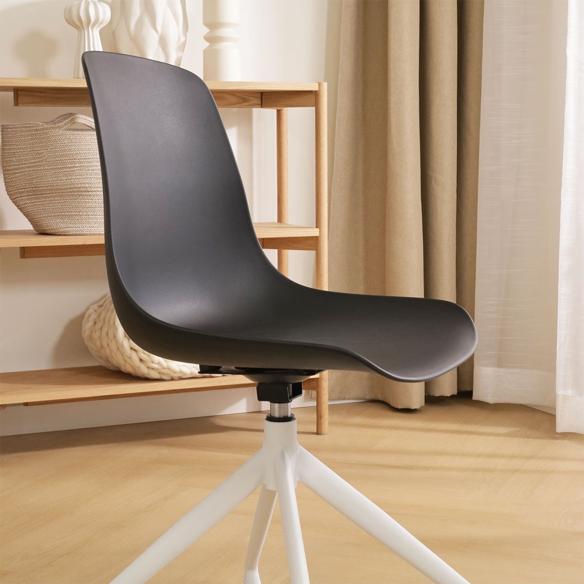 Nolon Nola-Pip Draaibare Eetkamerstoelen Zwart - Wit Onderstel - 2x