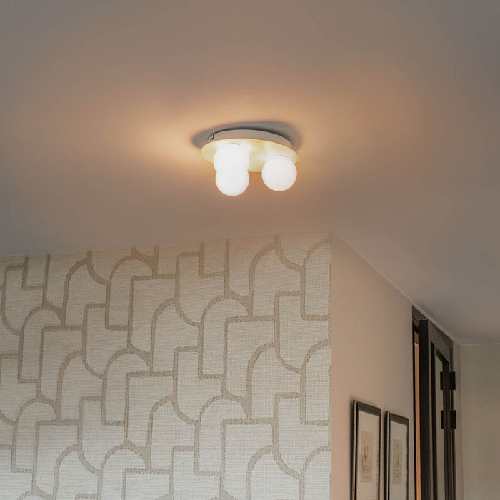 QAZQA Moderne badkamer plafondlamp wit 3-lichts - Cederic