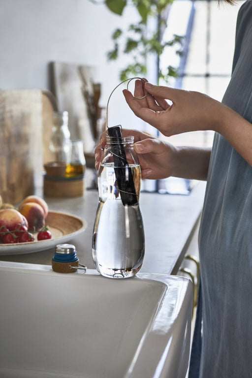 Black+Blum Eau Good Glazen Waterfles - 650ml - Blauw