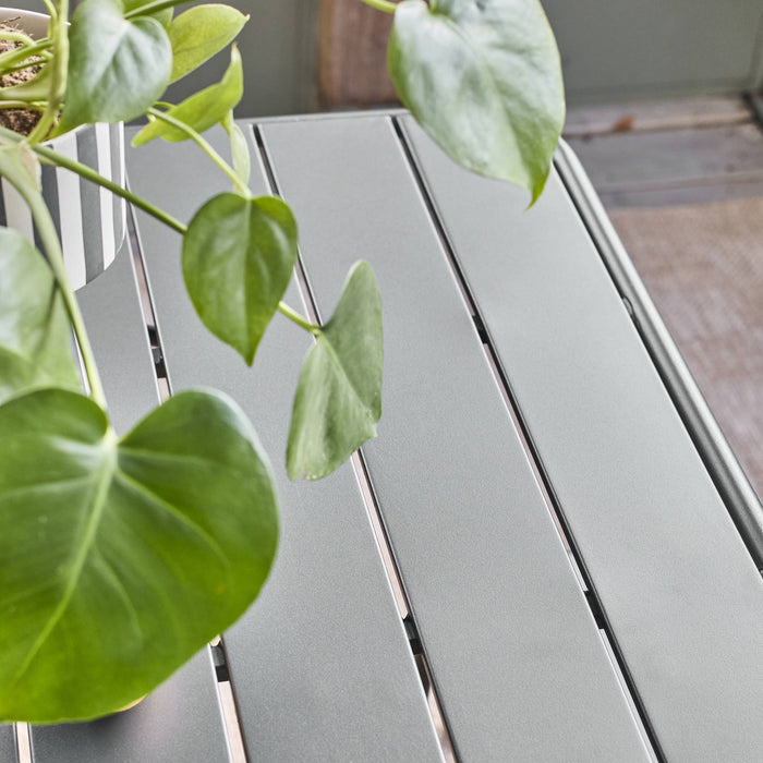 sweeek - Opvouwbare tuintafel 6 plaatsen metaal