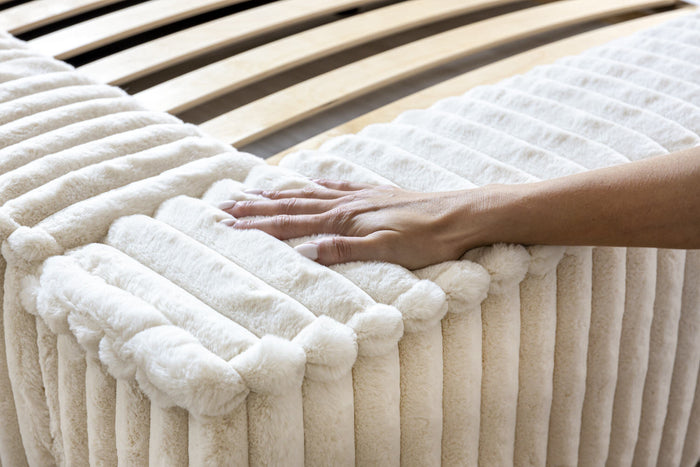 Trae Mobler Melody 140 x 200 cm Gestoffeerd Bed Creme