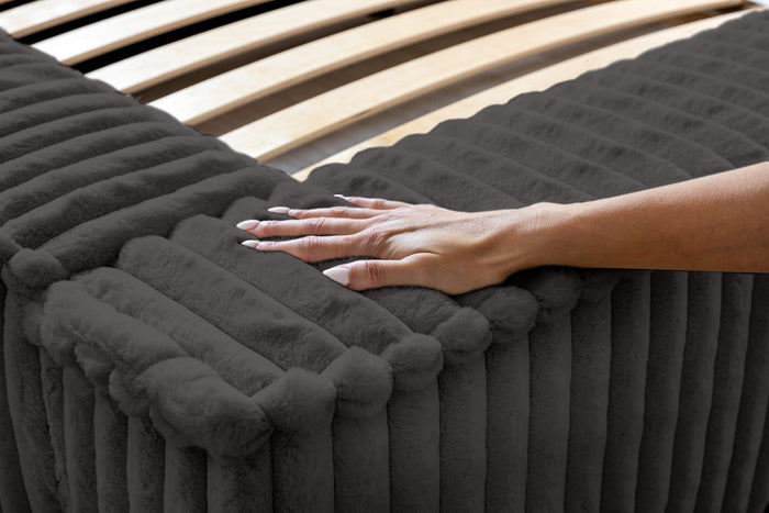 Trae Mobler Melody 140 x 200 cm Gestoffeerd Bed Donkergrijs