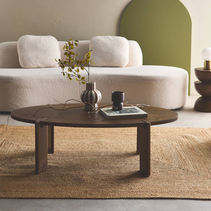 sweeek - Ovale salontafel in massief hout 120cm