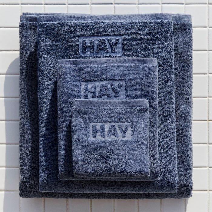 HAY Mono Handdoek L 150 x B 100 cm  - Staal Blauw