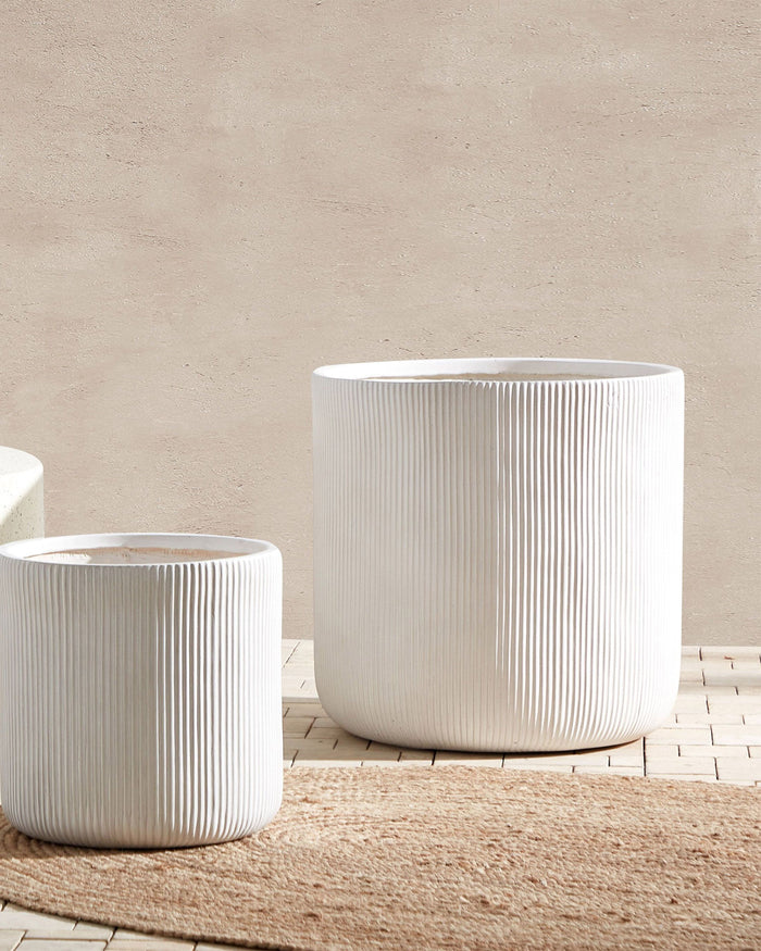 Beliani-OREOI-Bloempot-Gebroken wit-55 x 55 x 55 cm-Kleivezel