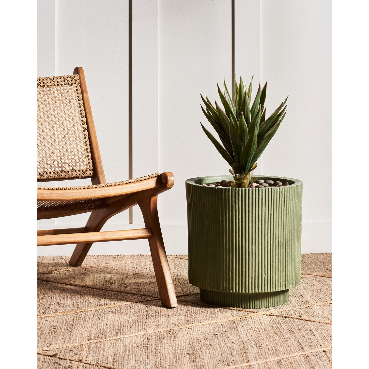 Beliani - DARIA - Bloempot - Olijfgroen - 37 cm - Kleivezels